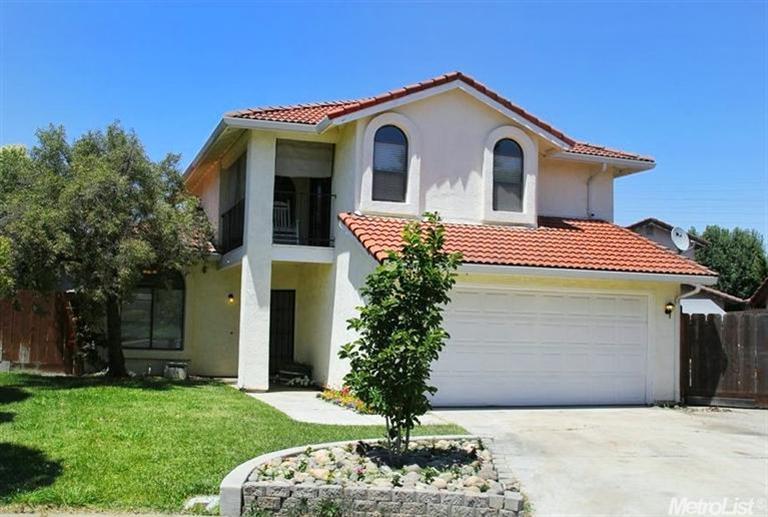 2401 Greenacre Ln, Modesto, CA 95355 photo 2