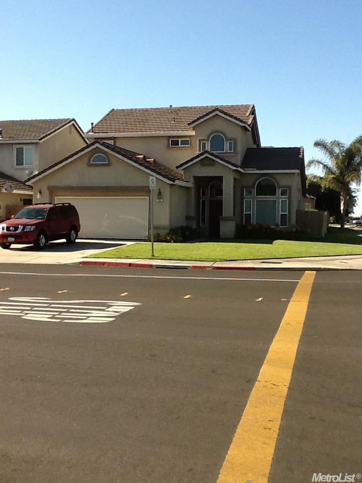 743 E Springer Dr, Turlock, CA 95382 photo 1