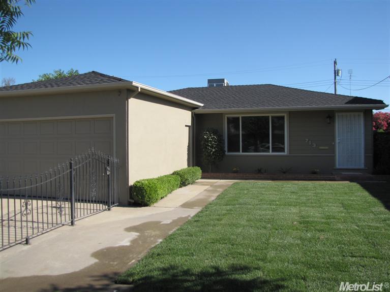 713 Rimby, Lodi, CA 95240 photo 2