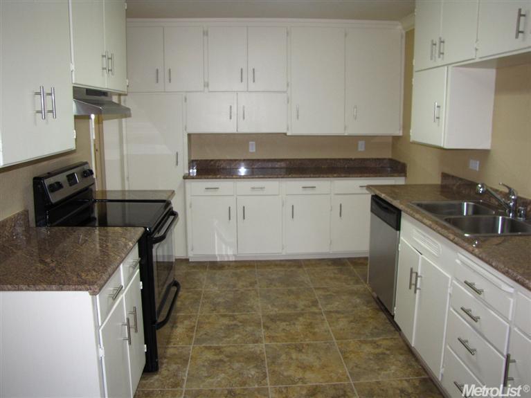 713 Rimby, Lodi, CA 95240 photo 4