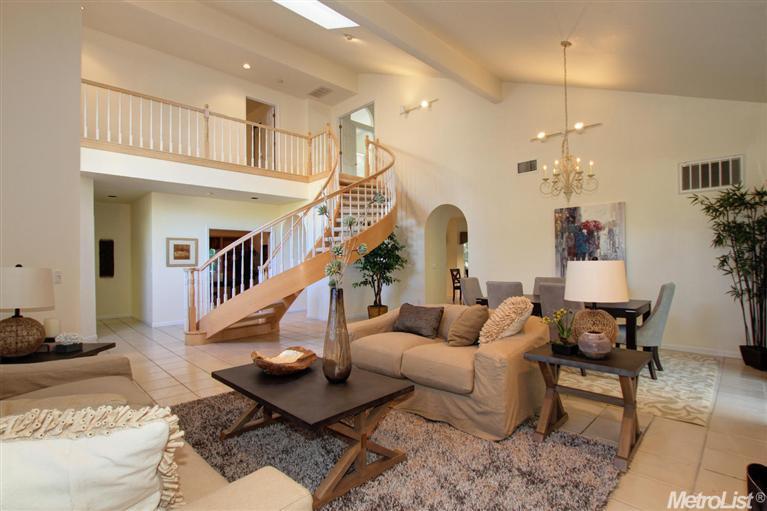 3331 Grosbeak Ct, Davis, CA 95616 photo 2