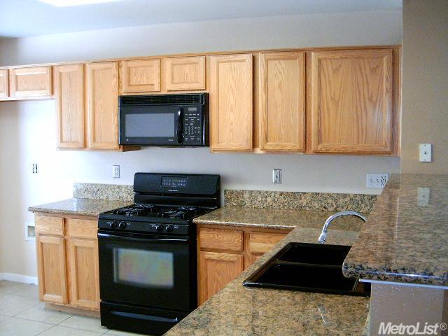1012 Goldfinch Ln, Patterson, CA 95363 photo 6