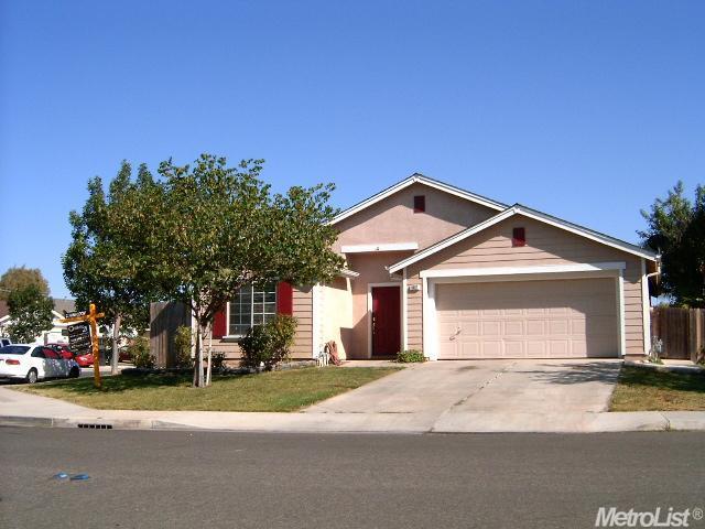1012 Goldfinch Ln, Patterson, CA 95363 photo 1