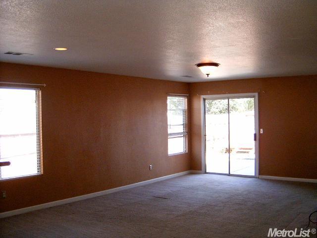 1012 Goldfinch Ln, Patterson, CA 95363 photo 9