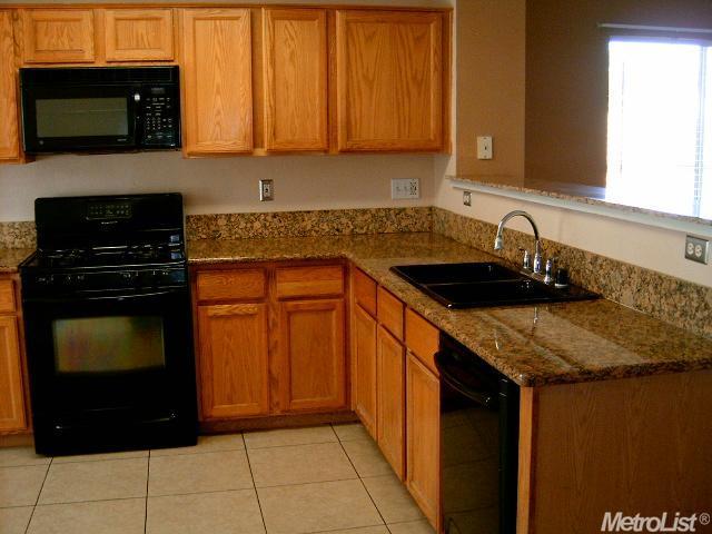 1012 Goldfinch Ln, Patterson, CA 95363 photo 7