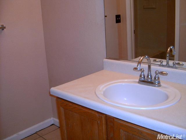 1012 Goldfinch Ln, Patterson, CA 95363 photo 18