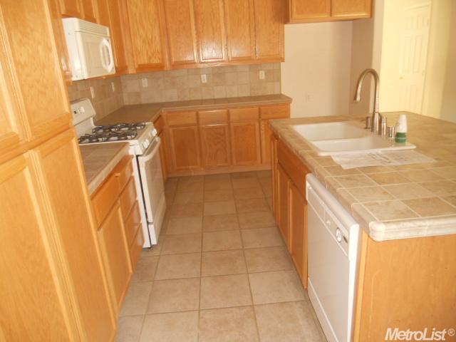 513 Flour Mill Dr, Newman, CA 95360 photo 2
