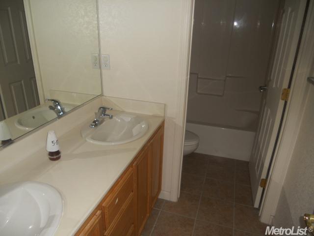 513 Flour Mill Dr, Newman, CA 95360 photo 5