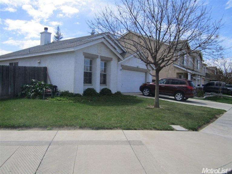 1010 Sparrow Hawk Ln, Patterson, CA 95363 photo 1