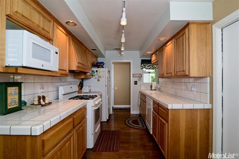 3207 Candace St, Carmichael, CA 95608 photo 4