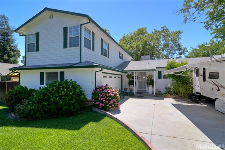 3207 Candace St, Carmichael, CA 95608 photo 3
