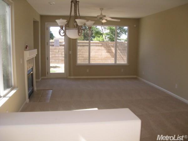 1096 Foxfire Dr, Manteca, CA 95337 photo 2