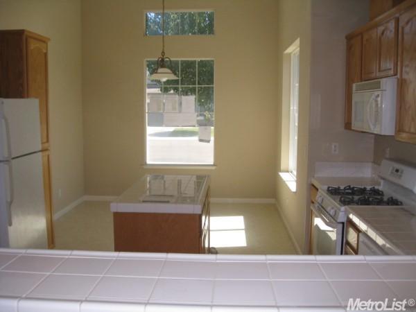 1096 Foxfire Dr, Manteca, CA 95337 photo 3