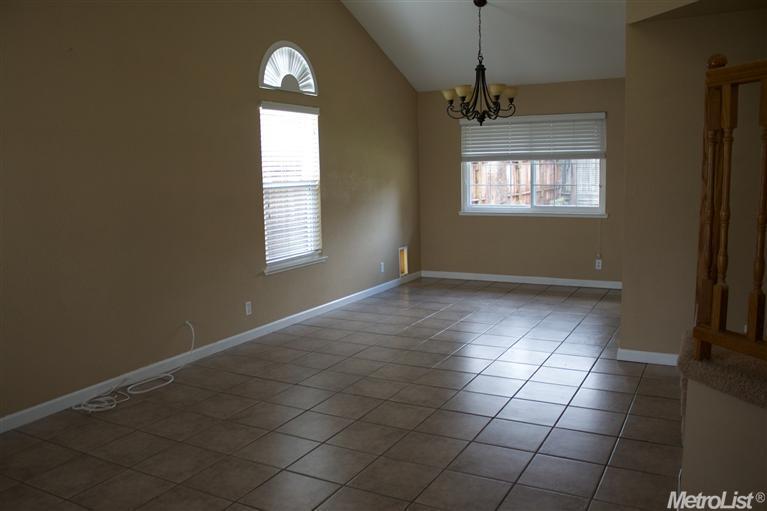 8321 Benjamin Dr, Antelope, CA 95843 photo 4
