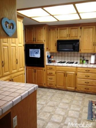 1054 Georgeann Pl, Ripon, CA 95366 photo 4