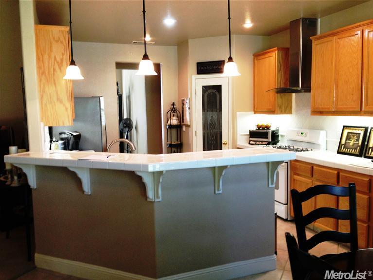1027 John Roos Ave, Ripon, CA 95366 photo 3