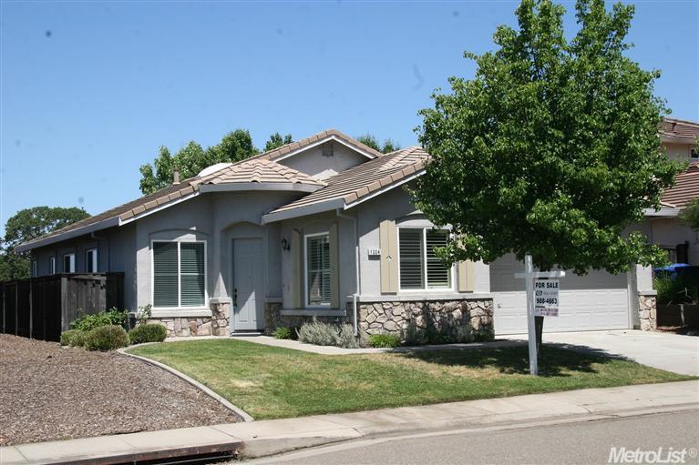 1004 Cameron Dr, Folsom, CA 95630 photo 1