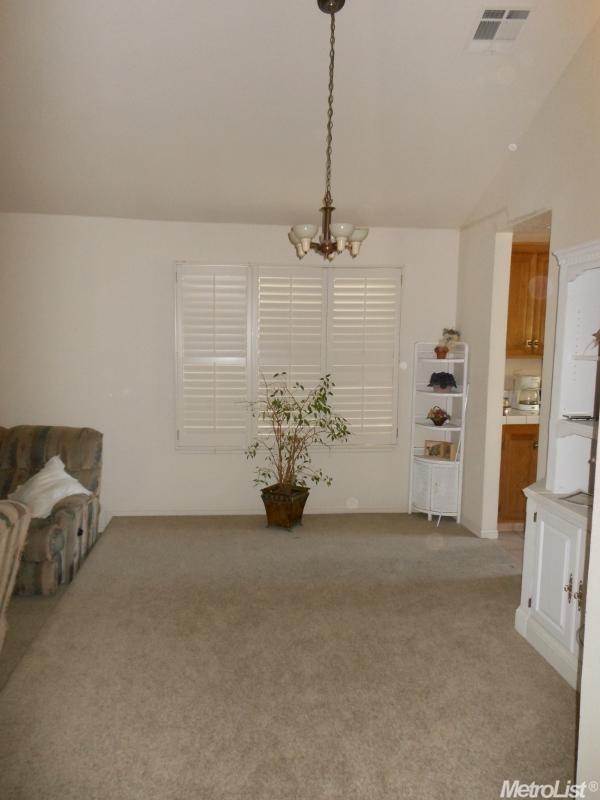 847 Orkney Dr, Patterson, CA 95363 photo 4