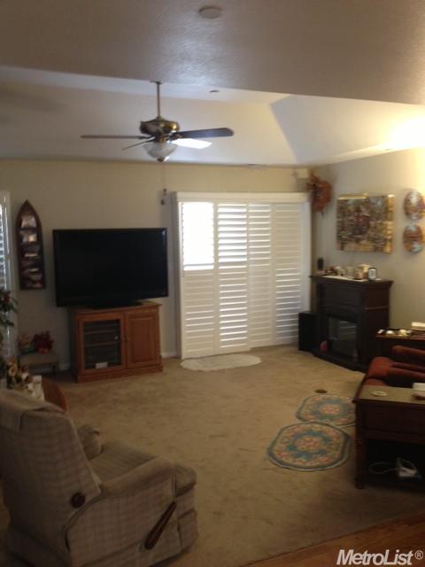 736 Young Ct, Galt, CA 95632 photo 2