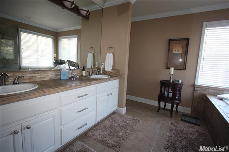 946 Yaple Ct, Ripon, CA 95366 photo 9