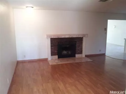 890 Sydney Ct, Merced, CA 95341 photo 4