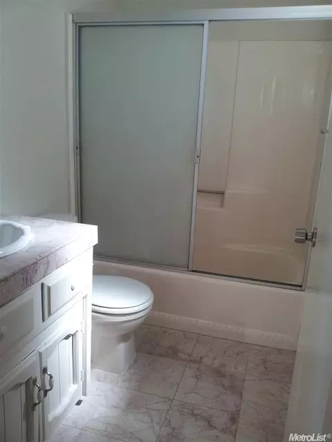 890 Sydney Ct, Merced, CA 95341 photo 3