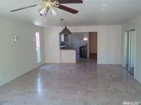 890 Sydney Ct, Merced, CA 95341 photo 5
