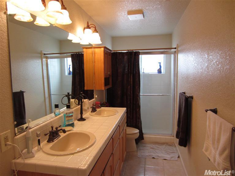 8149 Otium Ct, Antelope, CA 95843 photo 12