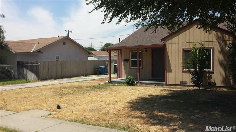 325 Poplar Ave, Manteca, CA 95336 photo 2