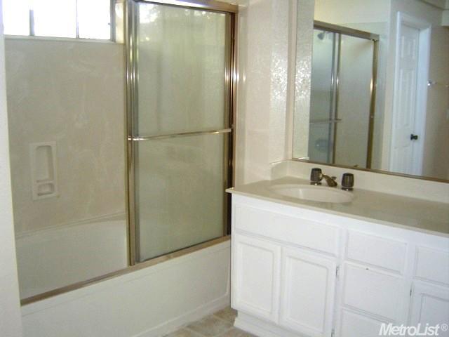 1907 W Kavanagh Ave, Tracy, CA 95376 photo 13