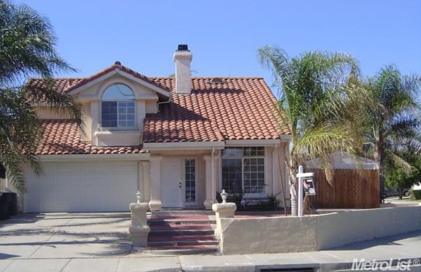 1907 W Kavanagh Ave, Tracy, CA 95376 photo 2
