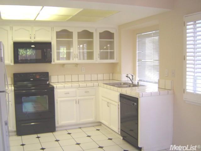1907 W Kavanagh Ave, Tracy, CA 95376 photo 7