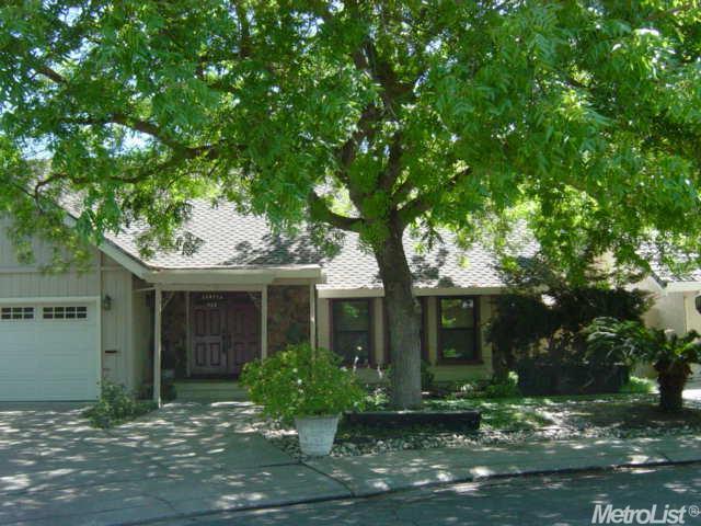 322 Elise Ct, Modesto, CA 95350 photo 2