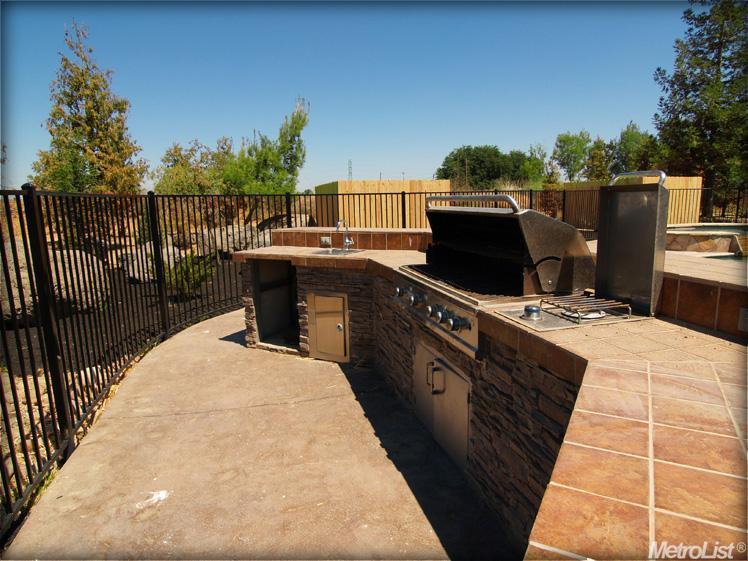 1718 Albers Rd, Modesto, CA 95357 photo 25