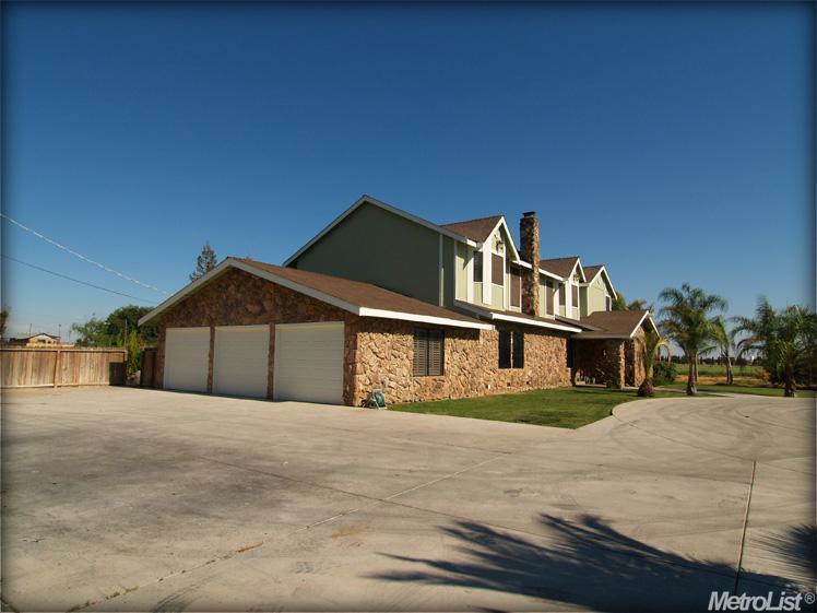 1718 Albers Rd, Modesto, CA 95357 photo 2