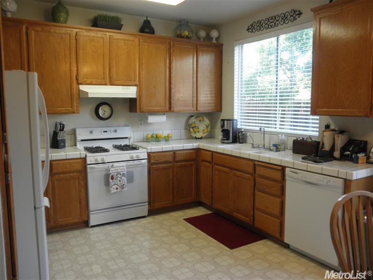 1979 Knollcrest Ln, Tracy, CA 95376 photo 2