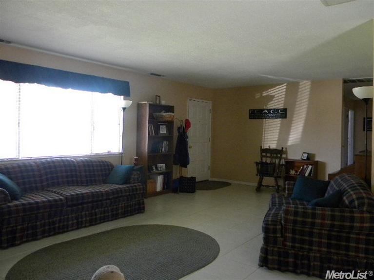 700 Georgetown Ave, Turlock, CA 95382 photo 11