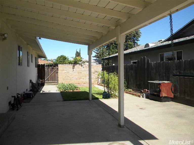 700 Georgetown Ave, Turlock, CA 95382 photo 3