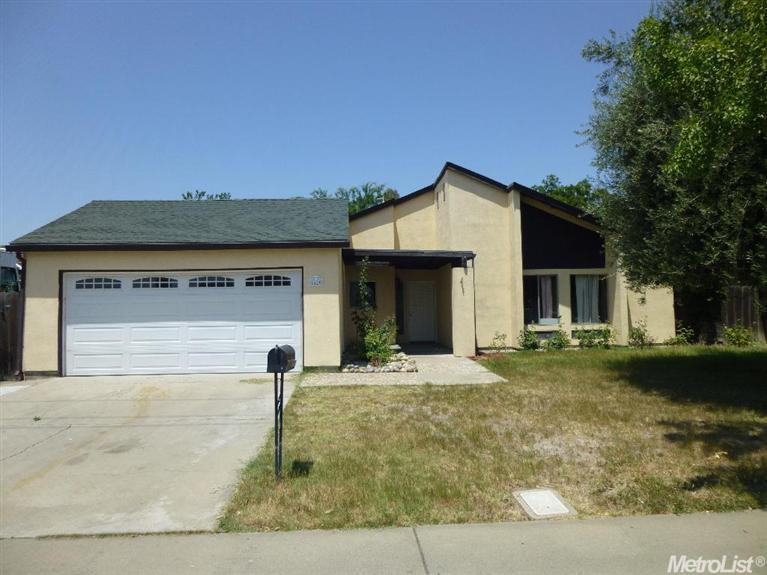 1429 Floyd Ave, Modesto, CA 95355 photo 1