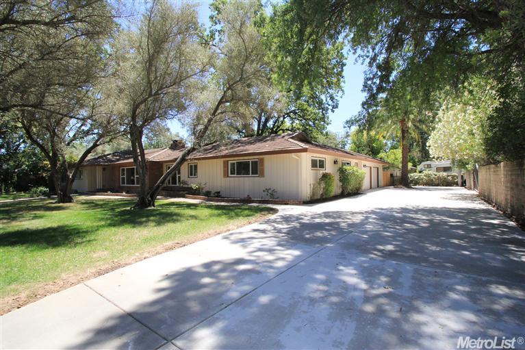 1631 Day Dr, Carmichael, CA 95608 photo 3