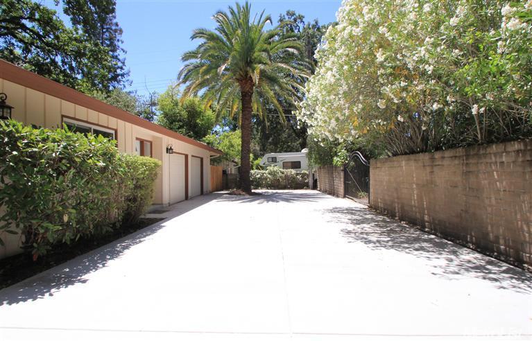1631 Day Dr, Carmichael, CA 95608 photo 4
