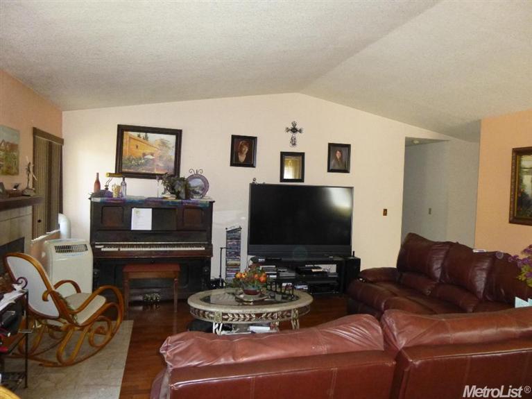 709 White Dove Cir, Modesto, CA 95351 photo 3