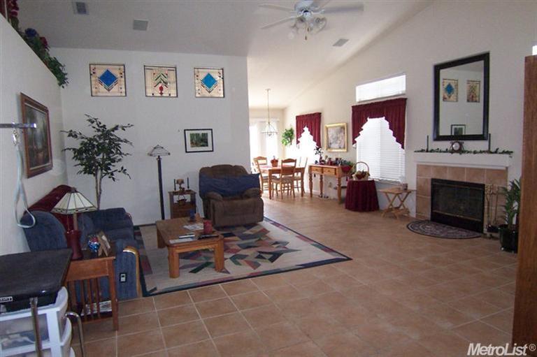 1092 Norman Dr, Manteca, CA 95336 photo 5