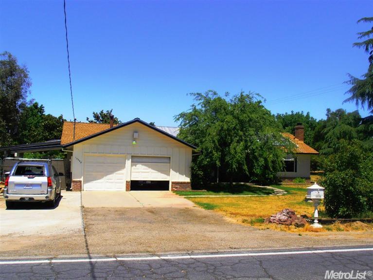 10095 E Louise Ave, Manteca, CA 95336 photo 2