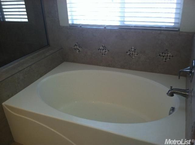 2265 Toscano Dr, Manteca, CA 95337 photo 9