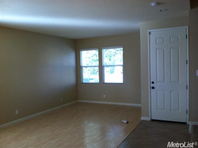 2265 Toscano Dr, Manteca, CA 95337 photo 2