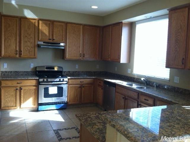 2265 Toscano Dr, Manteca, CA 95337 photo 5