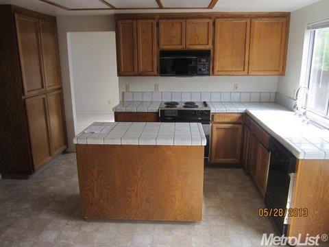1136 Clover Pl, Manteca, CA 95337 photo 6