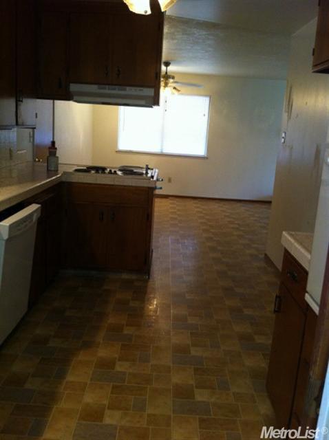 1825 Kruger Dr, Modesto, CA 95355 photo 4