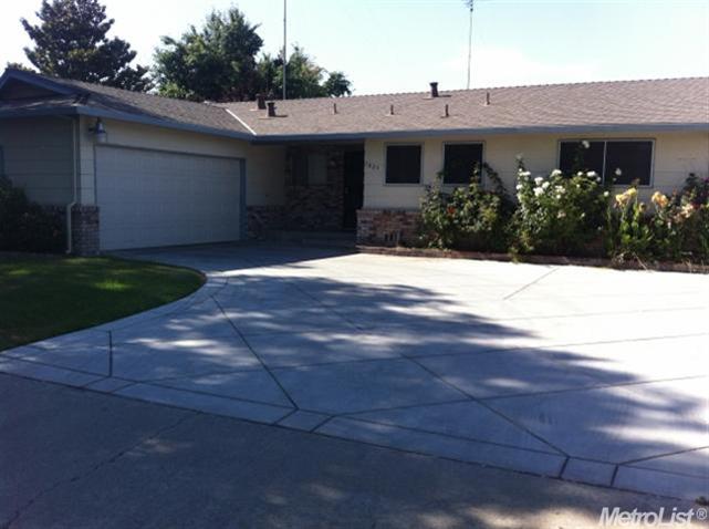 1825 Kruger Dr, Modesto, CA 95355 photo 1